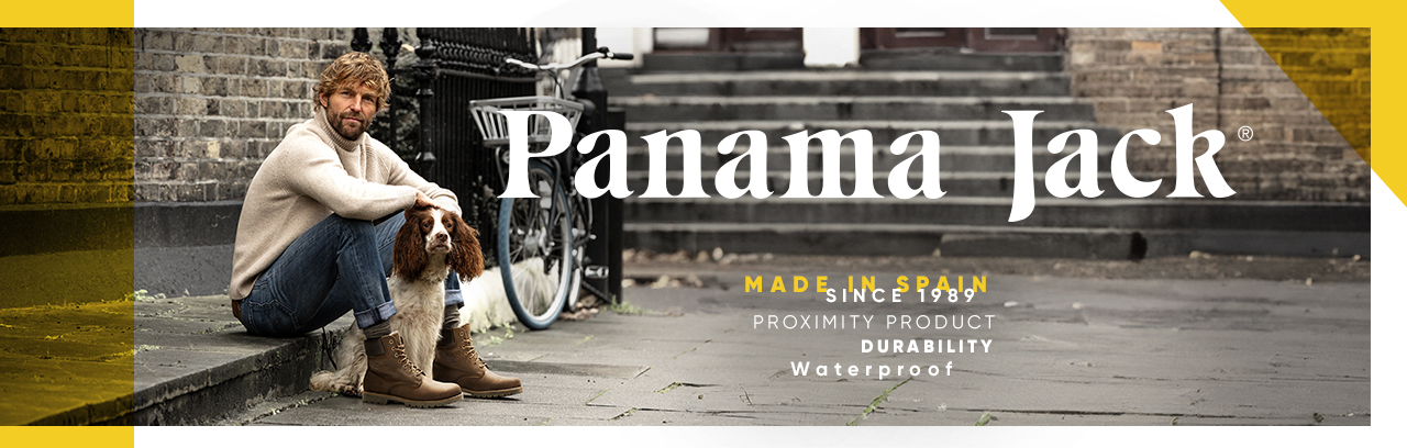 Logo Panama Jack und ein Mann trägt Sandalen